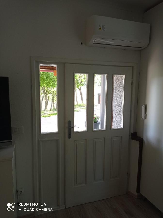 Studio Apartman Sonja Otočac Εξωτερικό φωτογραφία