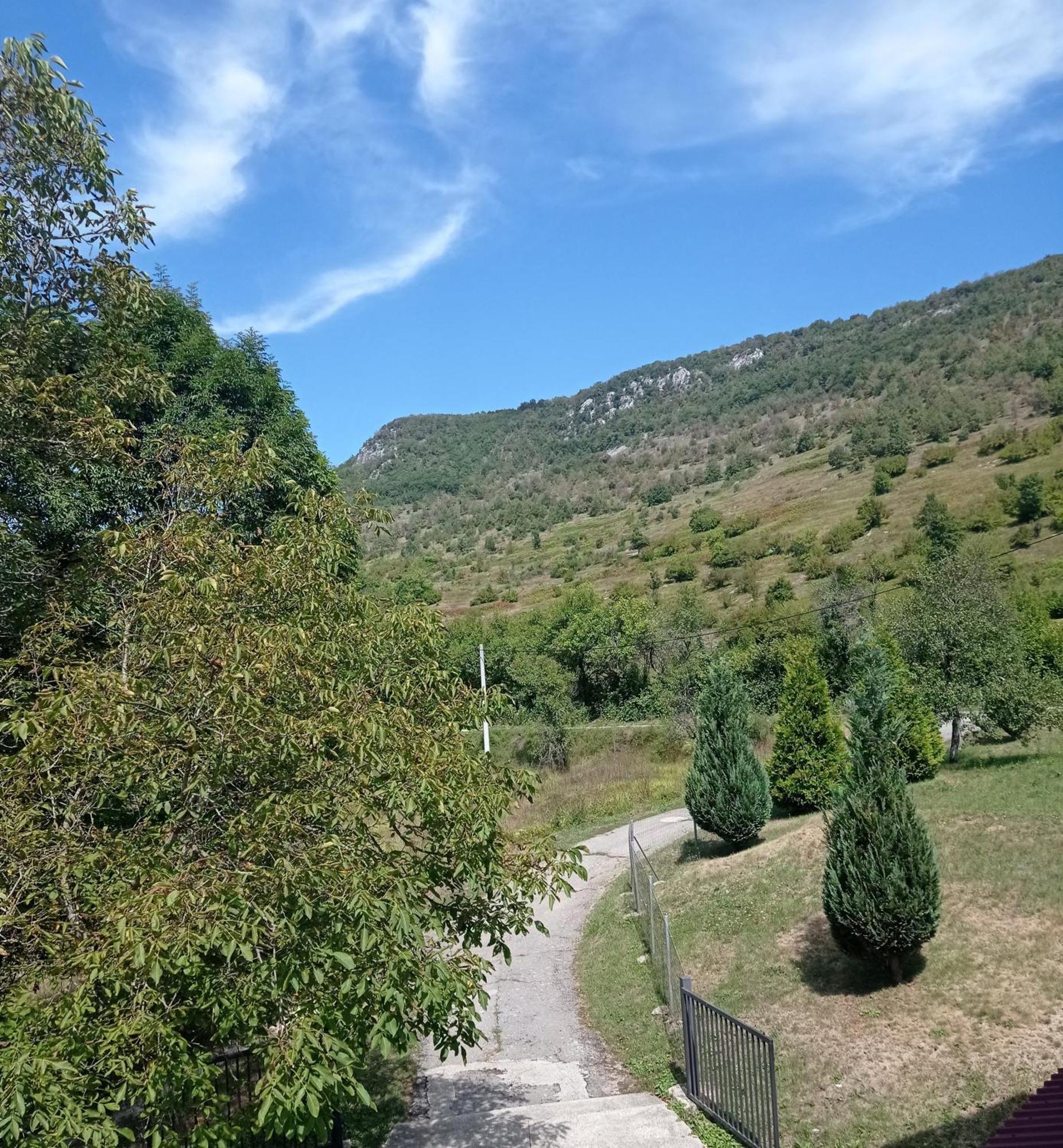 Studio Apartman Sonja Otočac Εξωτερικό φωτογραφία