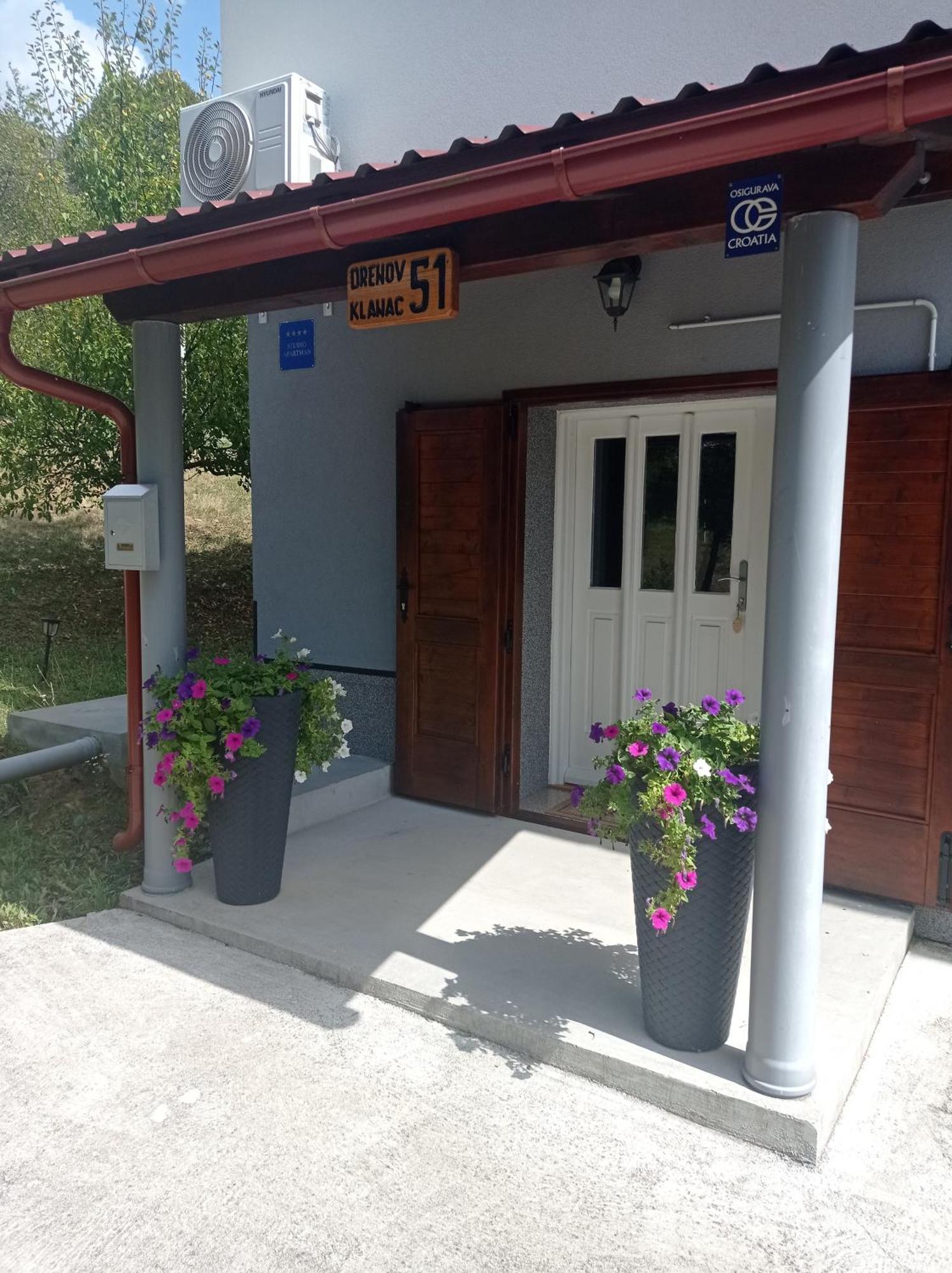 Studio Apartman Sonja Otočac Εξωτερικό φωτογραφία